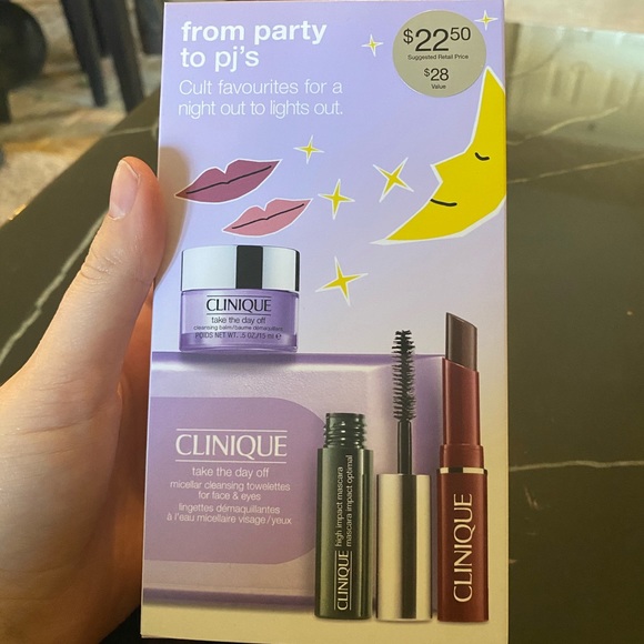 CLINIQUE From Party to PJs Skincare Bundle - Picture 2 of 4